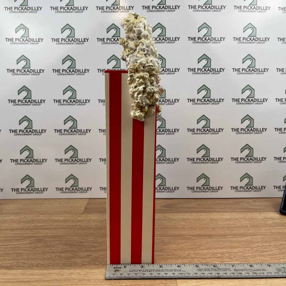 Vintage Style Metal Popcorn Box Wall Decor 3D Faux Popcorn Movie Theater Art - Picture 3 of 7